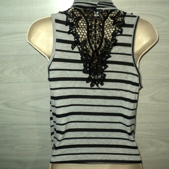 Bongo Top Women's Sz L Sleeveless Black & Gray Layered Look Draped Neck Stripes - Picture 3 of 4
